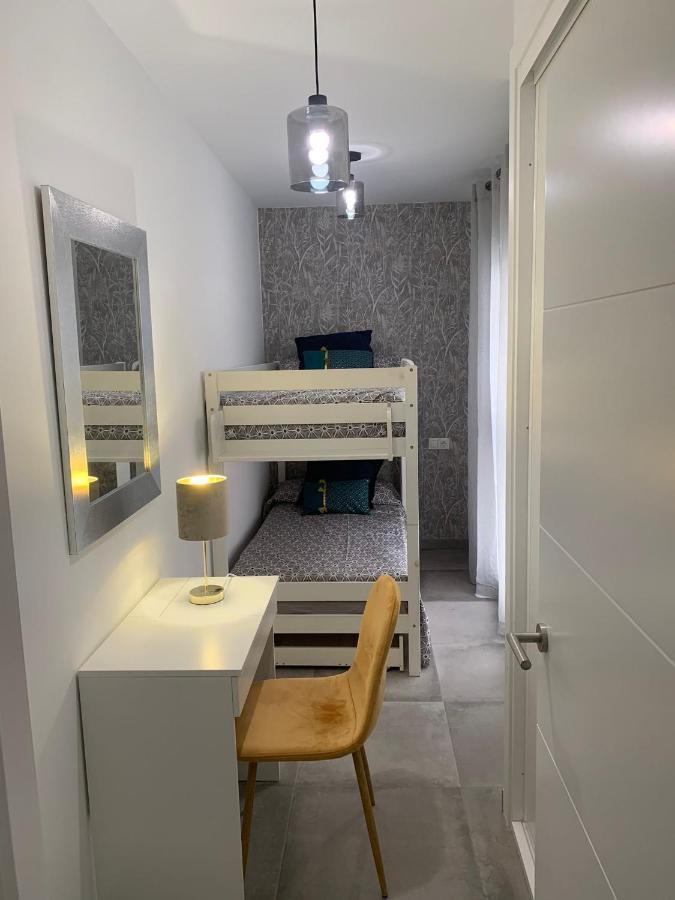 Los Boliches Holidays Suites Fuengirola Exteriör bild