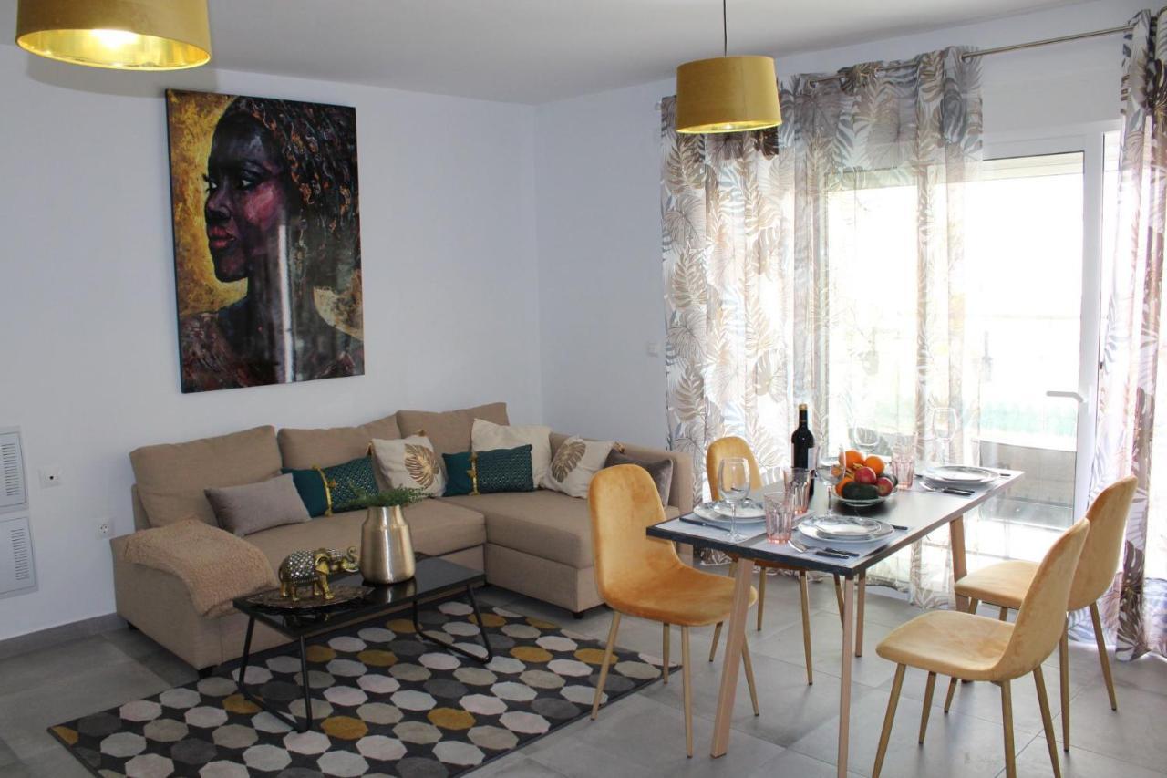 Los Boliches Holidays Suites Fuengirola Exteriör bild