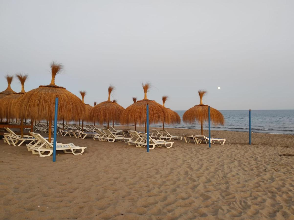 Los Boliches Holidays Suites Fuengirola Exteriör bild