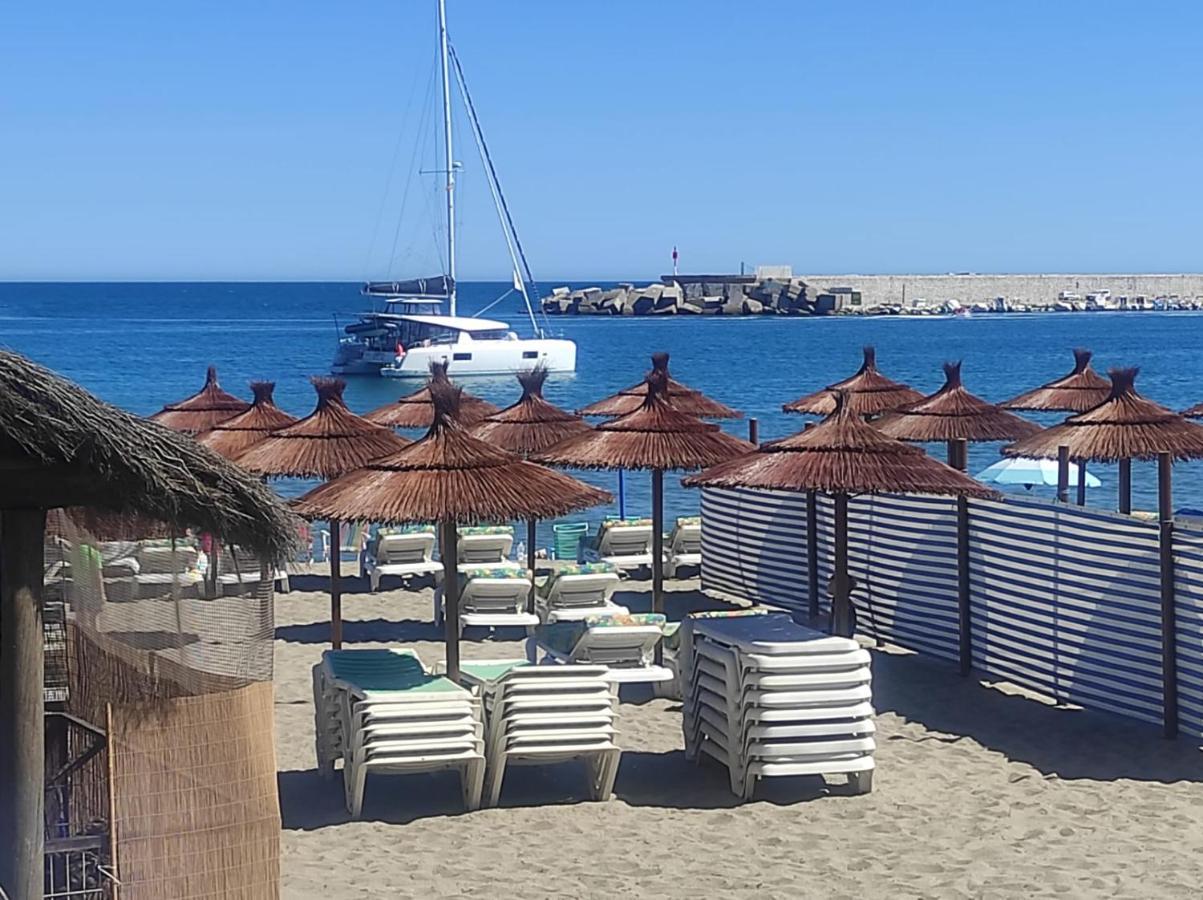 Los Boliches Holidays Suites Fuengirola Exteriör bild